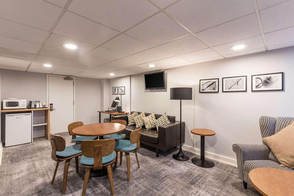 Hotel Radisson Red Heathrow 4*