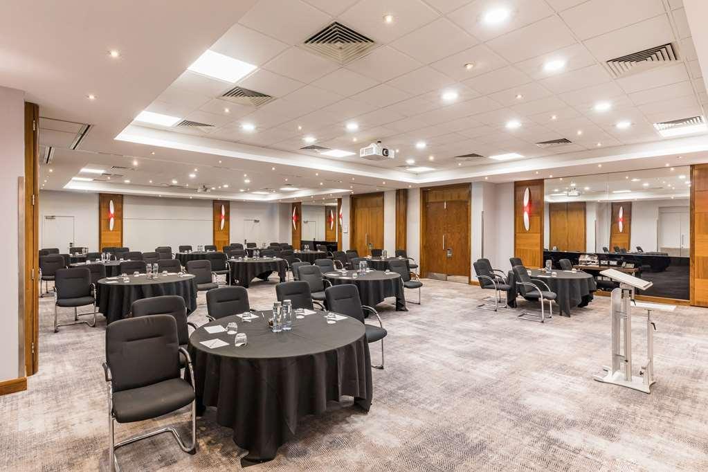 Hotel Radisson Red Heathrow 4*