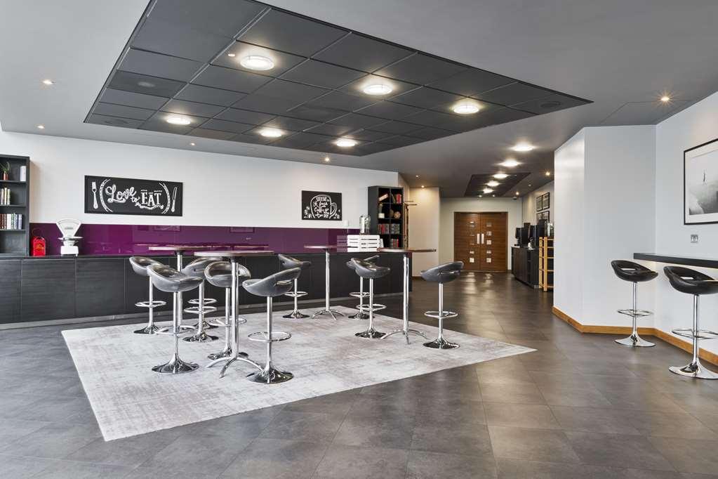 Hotel Radisson Red Heathrow 4*